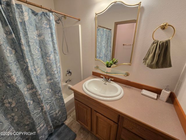 665 Kentshire Drive, Fairbanks, AK 99709