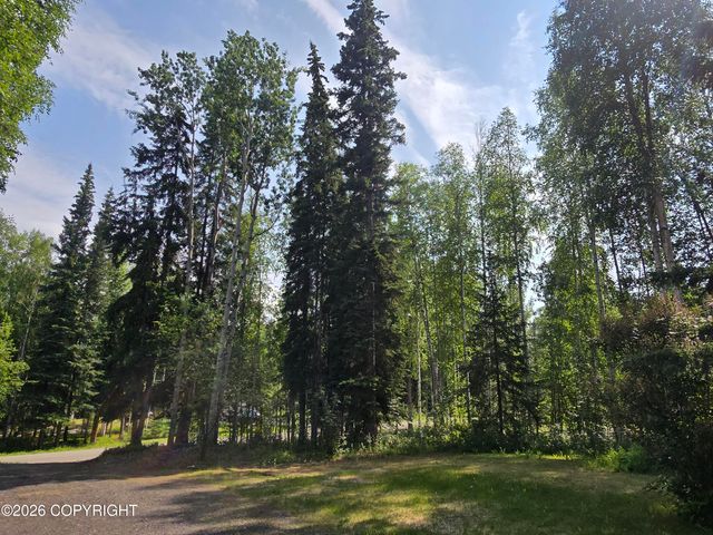 665 Kentshire Drive, Fairbanks, AK 99709