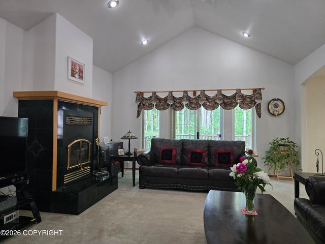 665 Kentshire Drive, Fairbanks, AK 99709