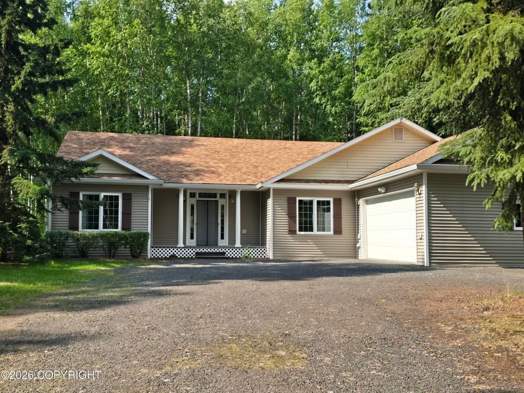 665 Kentshire Drive, Fairbanks, AK 99709