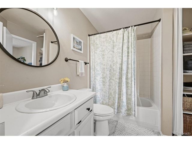 562 Arden Cir, Highlands Ranch, CO 80126