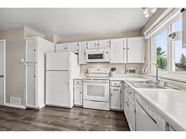 562 Arden Cir, Highlands Ranch, CO 80126