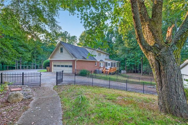 94 Deer Creek Trail, Hoschton, GA 30548