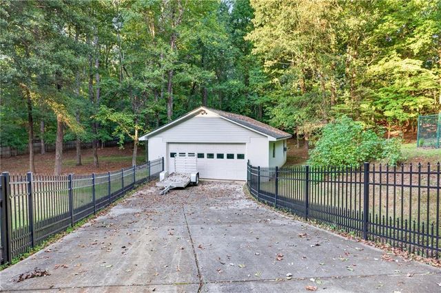 94 Deer Creek Trail, Hoschton, GA 30548