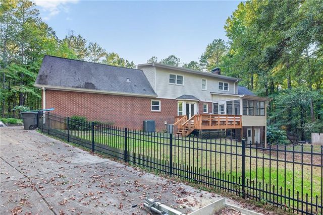 94 Deer Creek Trail, Hoschton, GA 30548