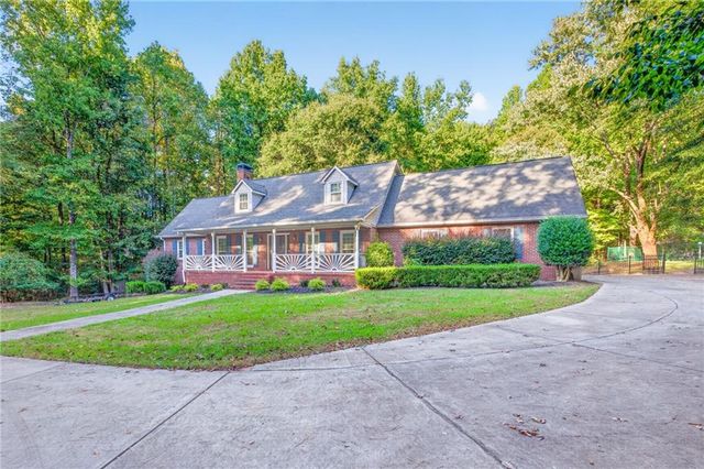 94 Deer Creek Trail, Hoschton, GA 30548
