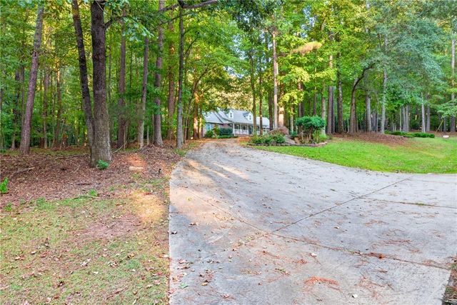 94 Deer Creek Trail, Hoschton, GA 30548