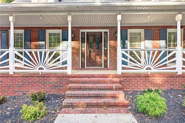 94 Deer Creek Trail, Hoschton, GA 30548