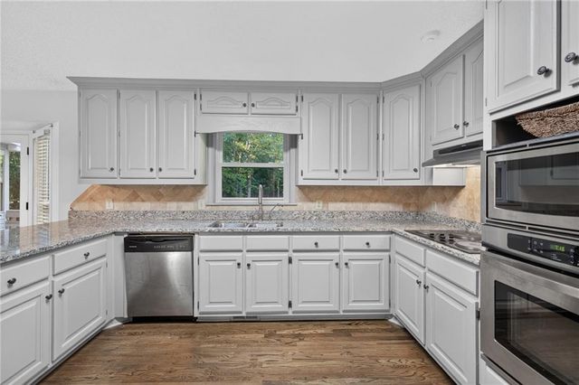 94 Deer Creek Trail, Hoschton, GA 30548