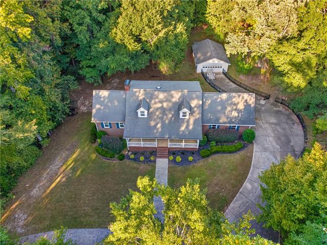 94 Deer Creek Trail, Hoschton, GA 30548