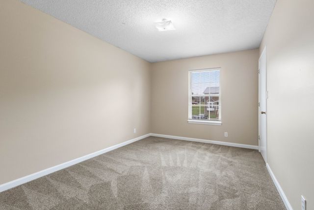 2450 Caroline Dr, Clarksville, TN 37042