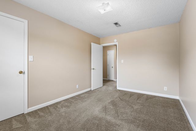2450 Caroline Dr, Clarksville, TN 37042