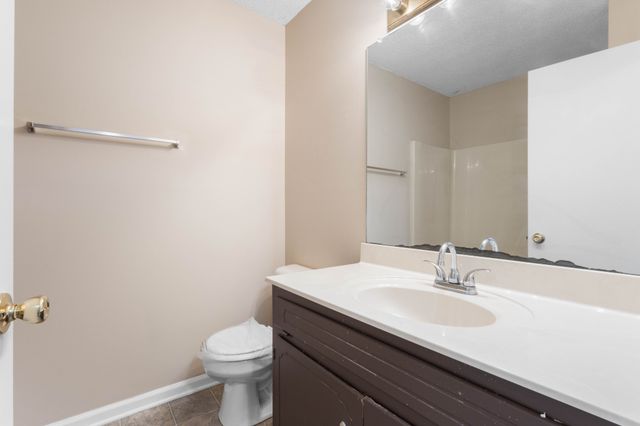 2450 Caroline Dr, Clarksville, TN 37042