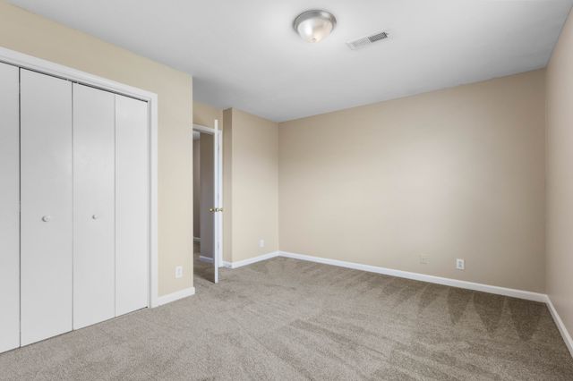 2450 Caroline Dr, Clarksville, TN 37042