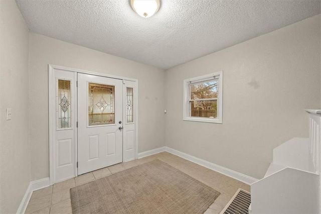 5829 Virginia Avenue, Kansas City, MO 64110