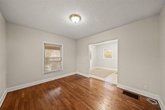 5829 Virginia Avenue, Kansas City, MO 64110