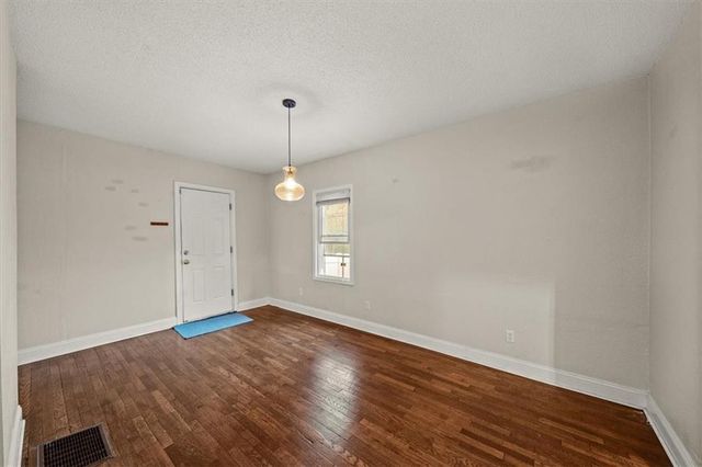 5829 Virginia Avenue, Kansas City, MO 64110