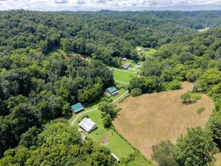 490 Ford Hollow Rd, Hartsville, TN 37074