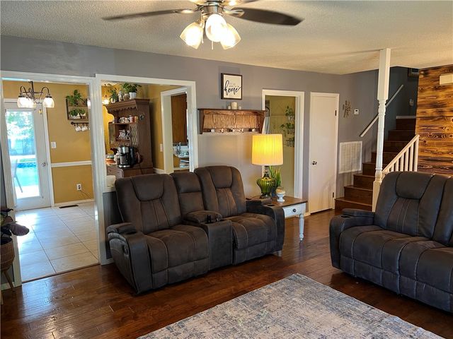 923 Quail Avenue, Harrison, AR 72601
