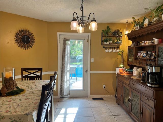 923 Quail Avenue, Harrison, AR 72601