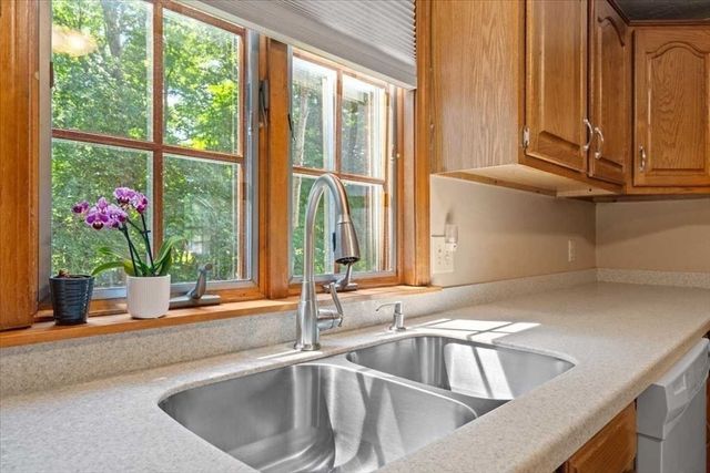 76 Brookhaven Rd, Worcester, MA 01606