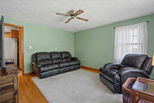 76 Brookhaven Rd, Worcester, MA 01606