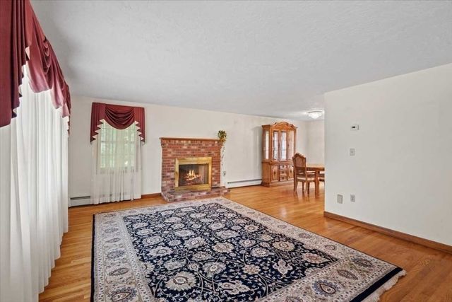 76 Brookhaven Rd, Worcester, MA 01606