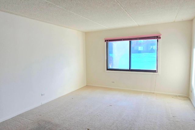 650 Whitney Court 108, Gurnee, IL 60031