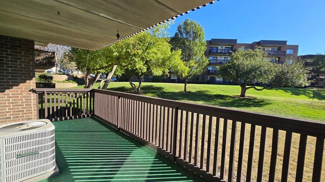 650 Whitney Court 108, Gurnee, IL 60031