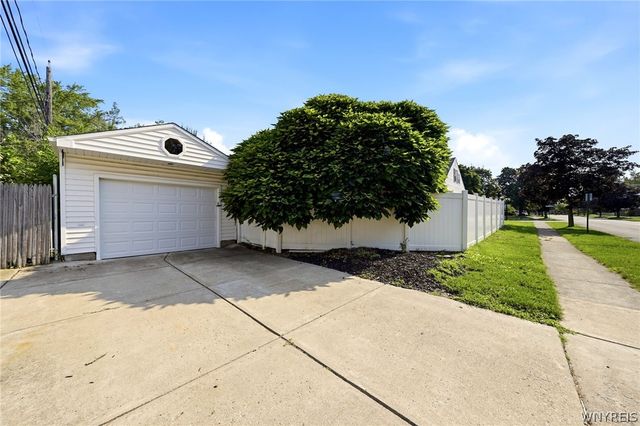 196 Deumant, Tonawanda, NY 14223