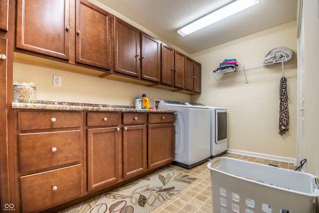 7407 Ponderosa Pines Lane, Indianapolis, IN 46239