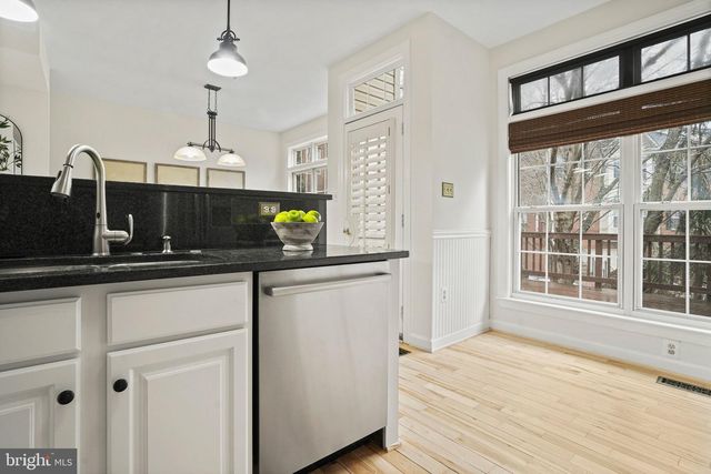 2028 ASHLEIGH WOODS CT, Rockville, MD 20851