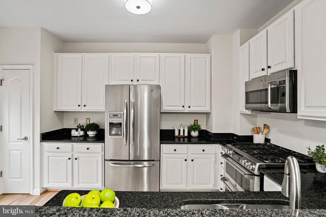 2028 ASHLEIGH WOODS CT, Rockville, MD 20851