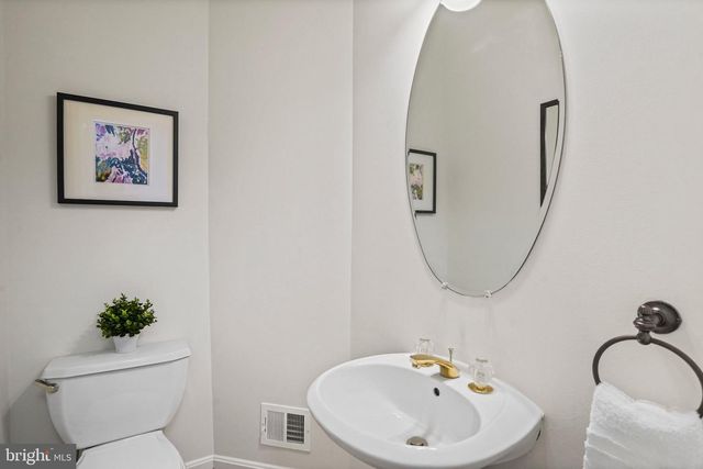 2028 ASHLEIGH WOODS CT, Rockville, MD 20851