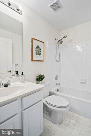 2028 ASHLEIGH WOODS CT, Rockville, MD 20851