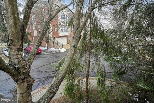 2028 ASHLEIGH WOODS CT, Rockville, MD 20851