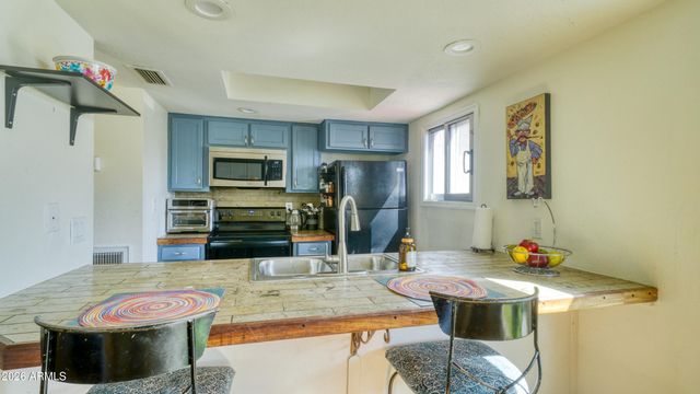 253 E BECK Lane, Phoenix, AZ 85022