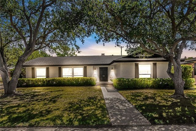 126 Rainbow, Corpus Christi, TX 78411