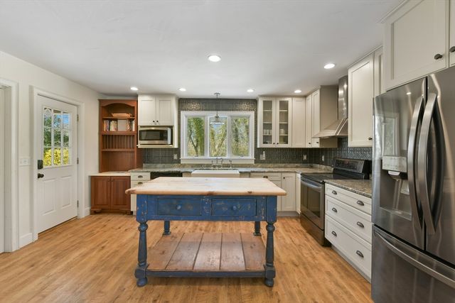 588 S Orleans Rd, Orleans, MA 02653