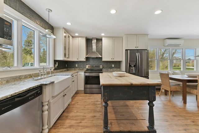 588 S Orleans Rd, Orleans, MA 02653