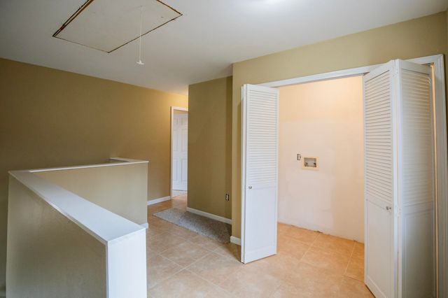 587 Pine Tree Drive, Pineville, MO 64856