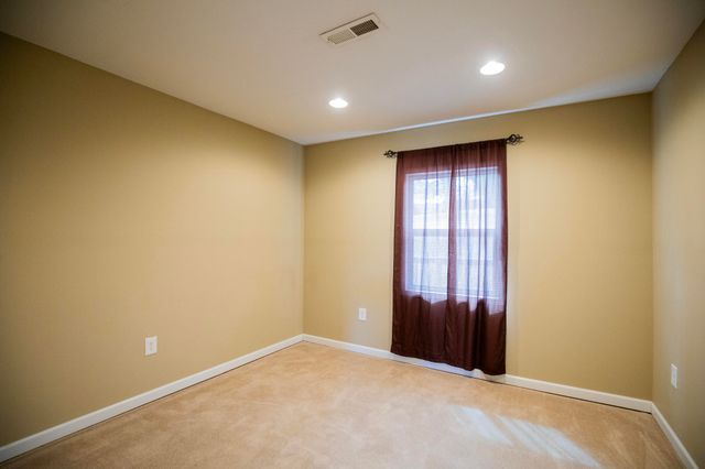 587 Pine Tree Drive, Pineville, MO 64856