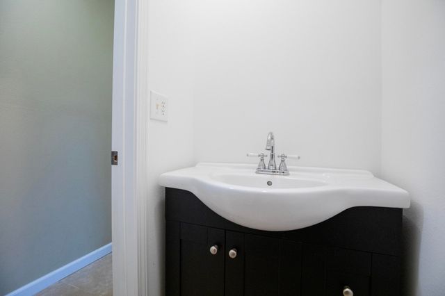 587 Pine Tree Drive, Pineville, MO 64856