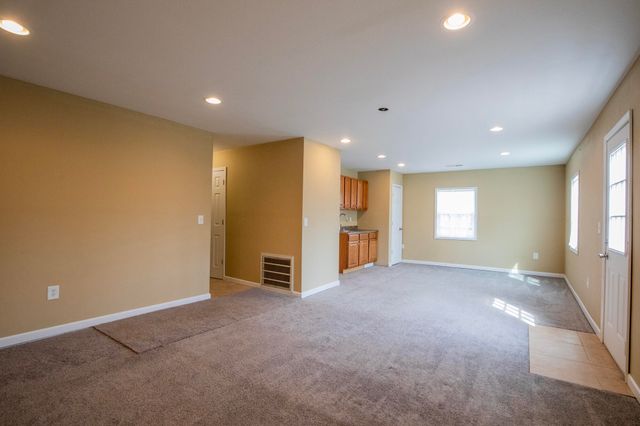 587 Pine Tree Drive, Pineville, MO 64856