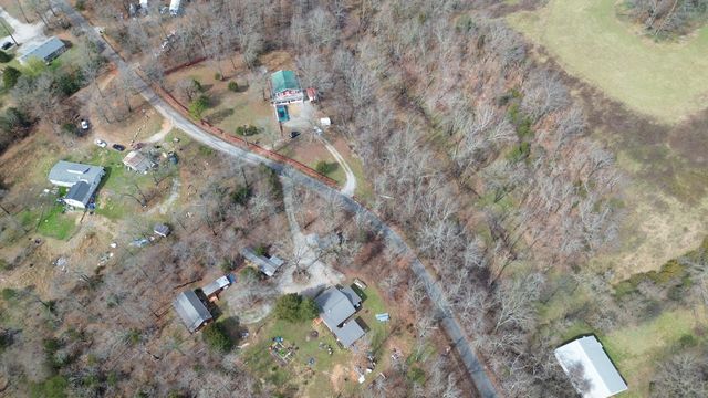 587 Pine Tree Drive, Pineville, MO 64856