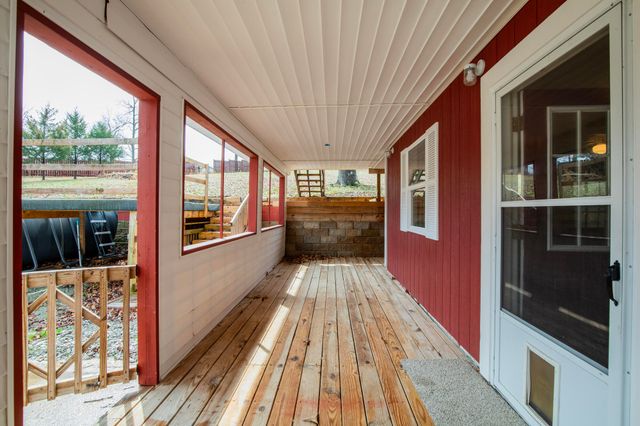 587 Pine Tree Drive, Pineville, MO 64856