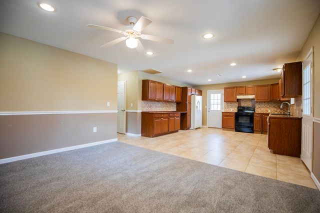 587 Pine Tree Drive, Pineville, MO 64856