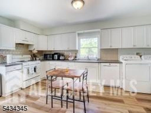 623 Park Avenue, Piscataway, NJ 08854