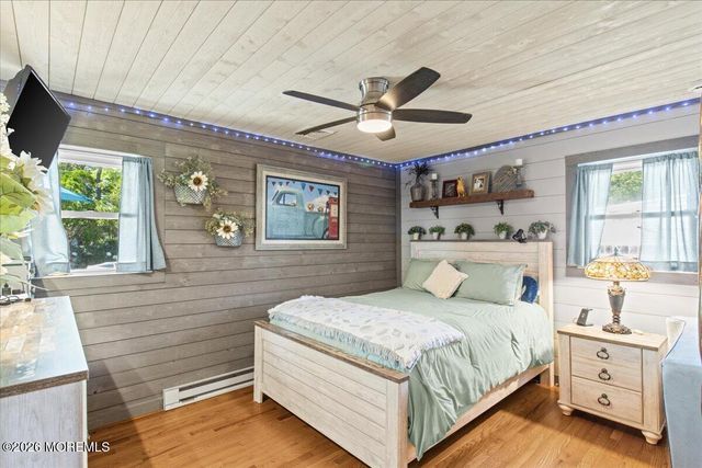15 Sands Point Drive, Toms River, NJ 08755