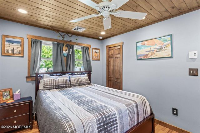 15 Sands Point Drive, Toms River, NJ 08755